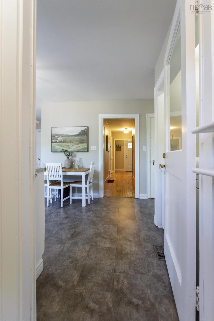 160 Cottage St, Berwick, NS - Indoor