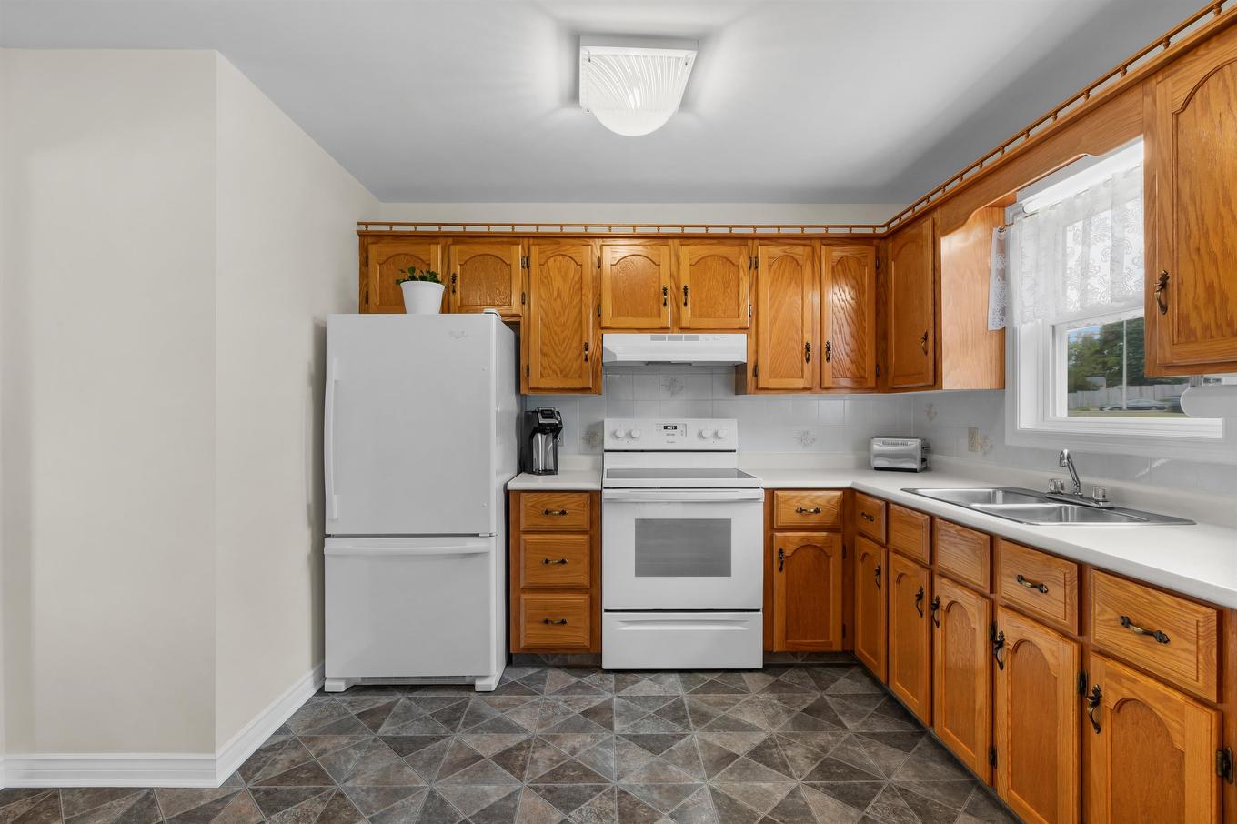 8 Oakland Drive, Charlottetown, PE