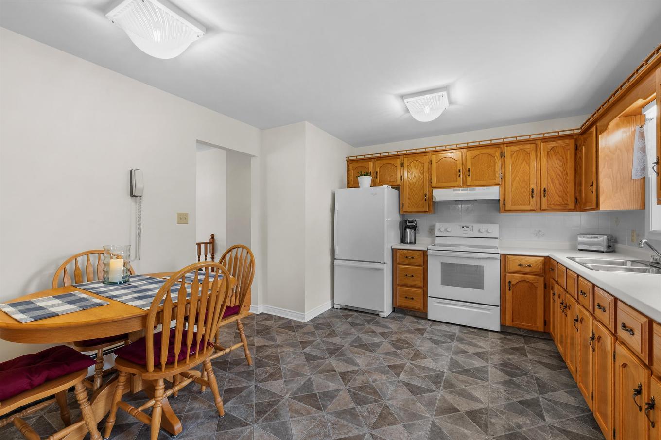8 Oakland Drive, Charlottetown, PE