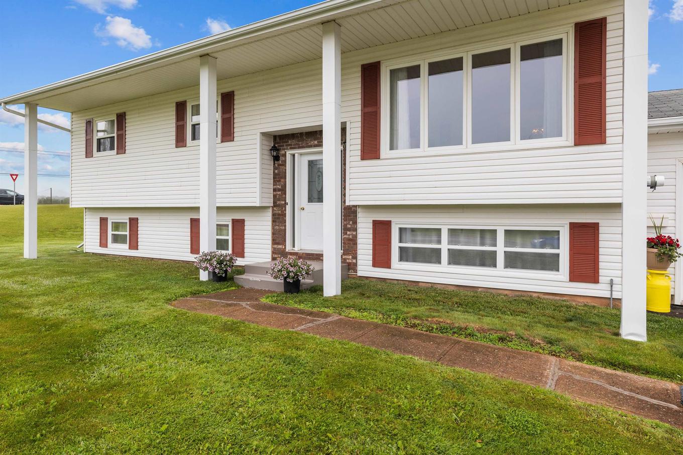 8 Oakland Drive, Charlottetown, PE