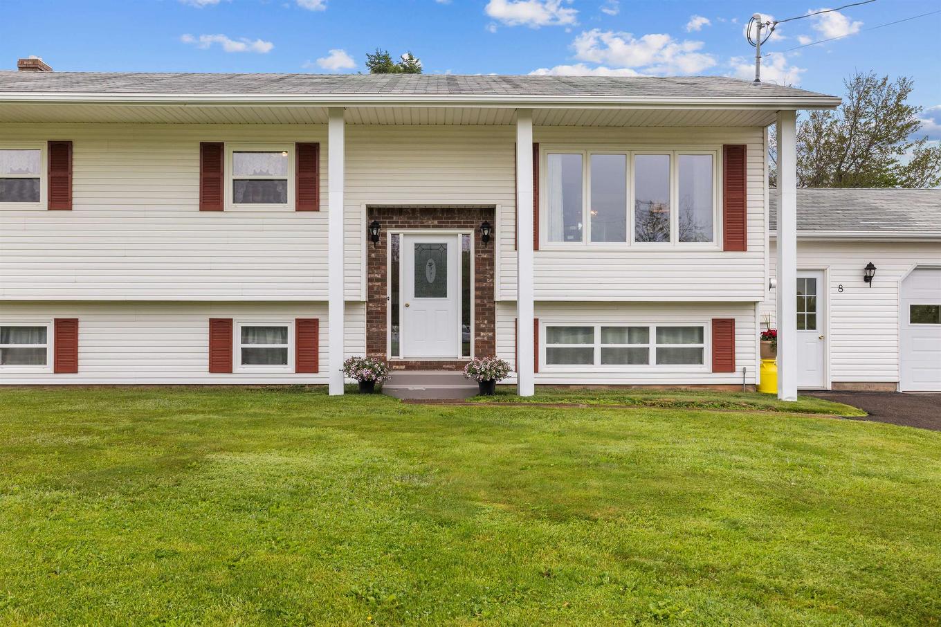 8 Oakland Drive, Charlottetown, PE