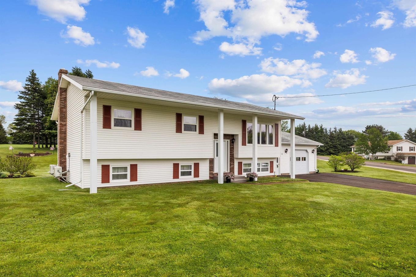 8 Oakland Drive, Charlottetown, PE