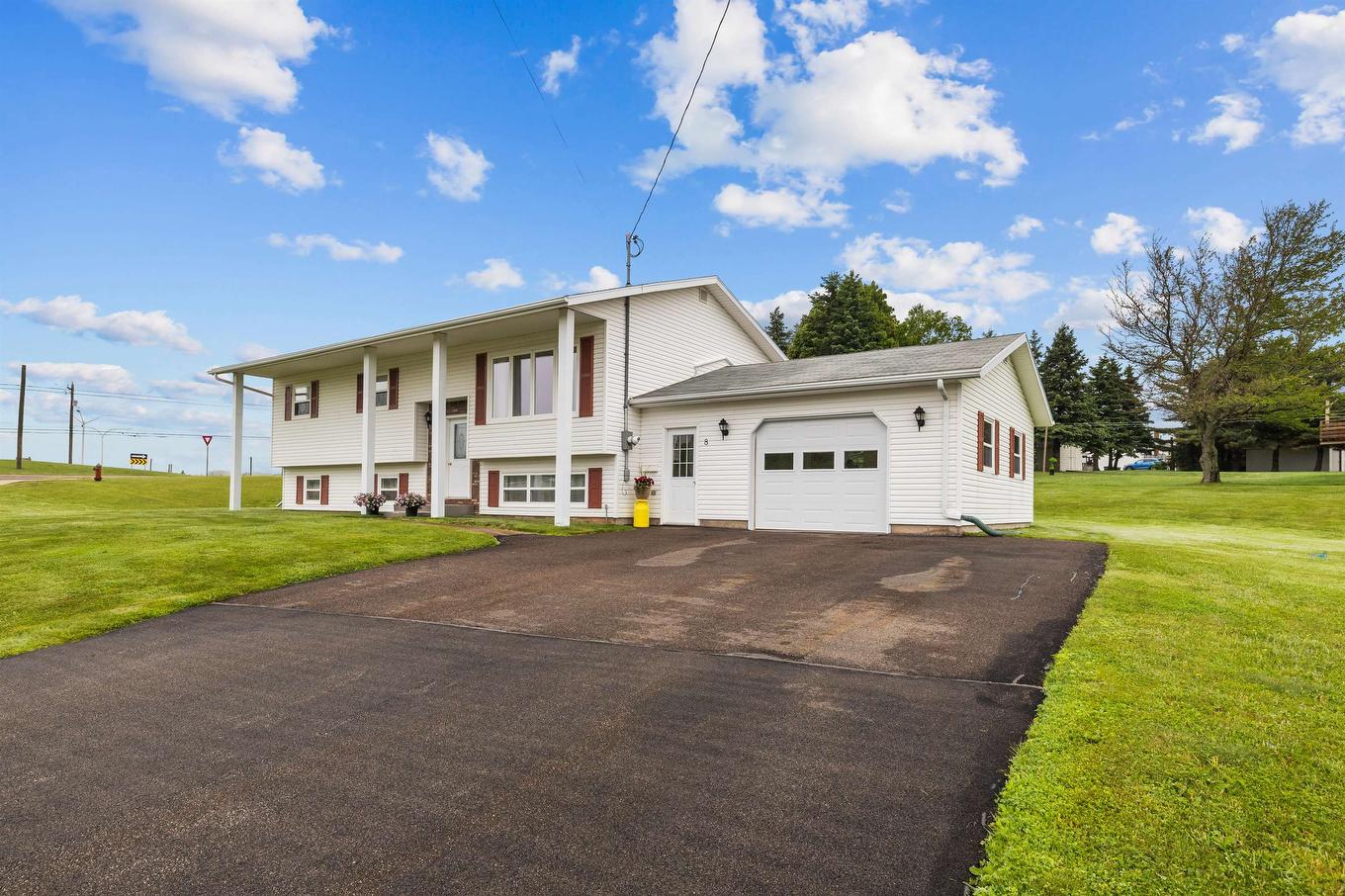 8 Oakland Drive, Charlottetown, PE
