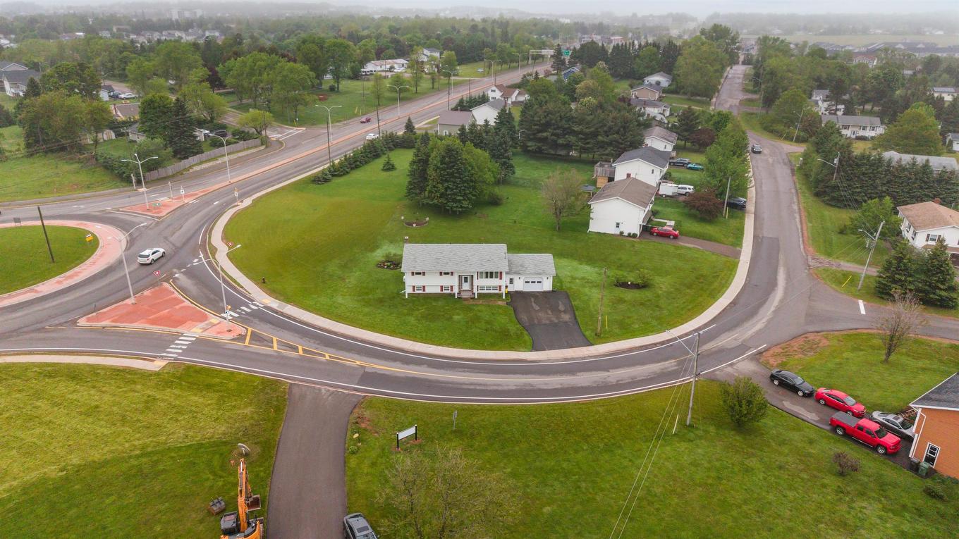 8 Oakland Drive, Charlottetown, PE