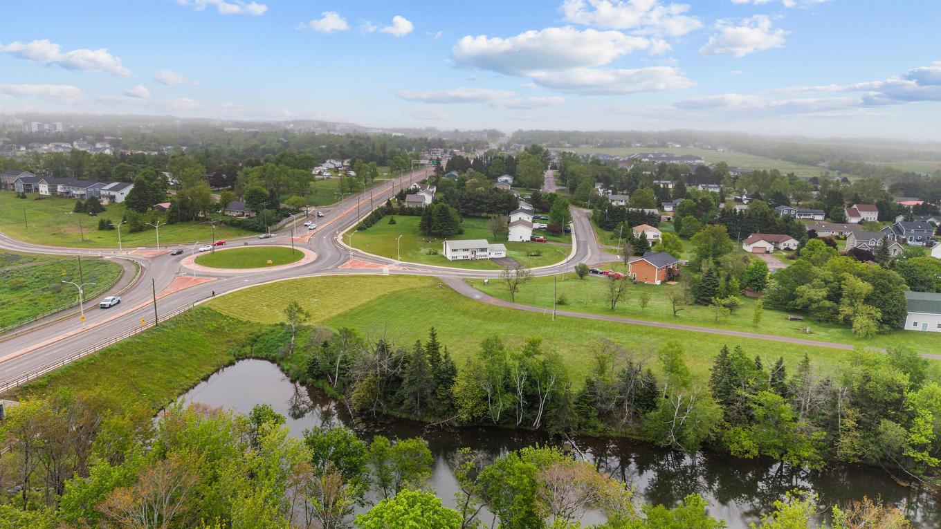 8 Oakland Drive, Charlottetown, PE