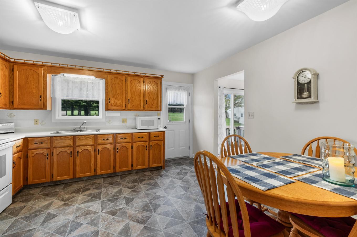8 Oakland Drive, Charlottetown, PE