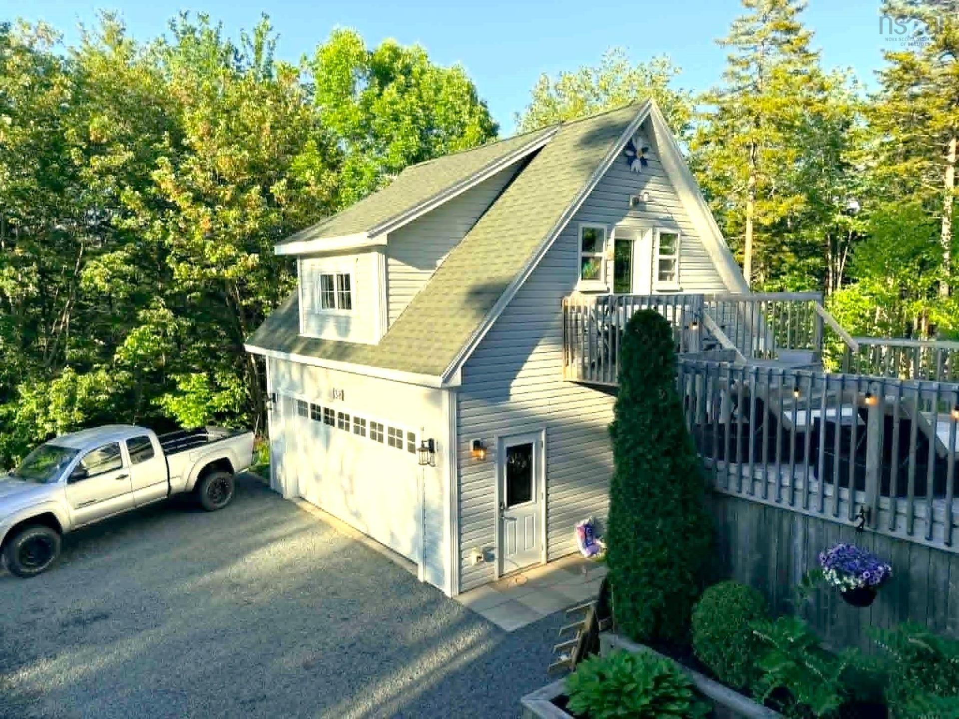 38 Trevor Avenue, Fall River, NS