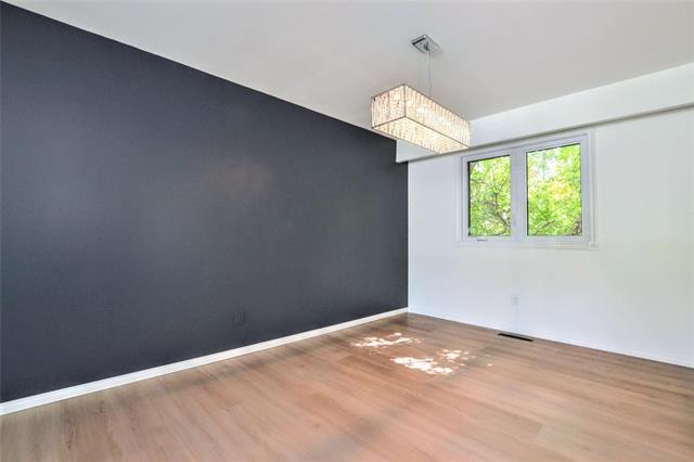 759 Sturgeon Rd, Winnipeg, MB