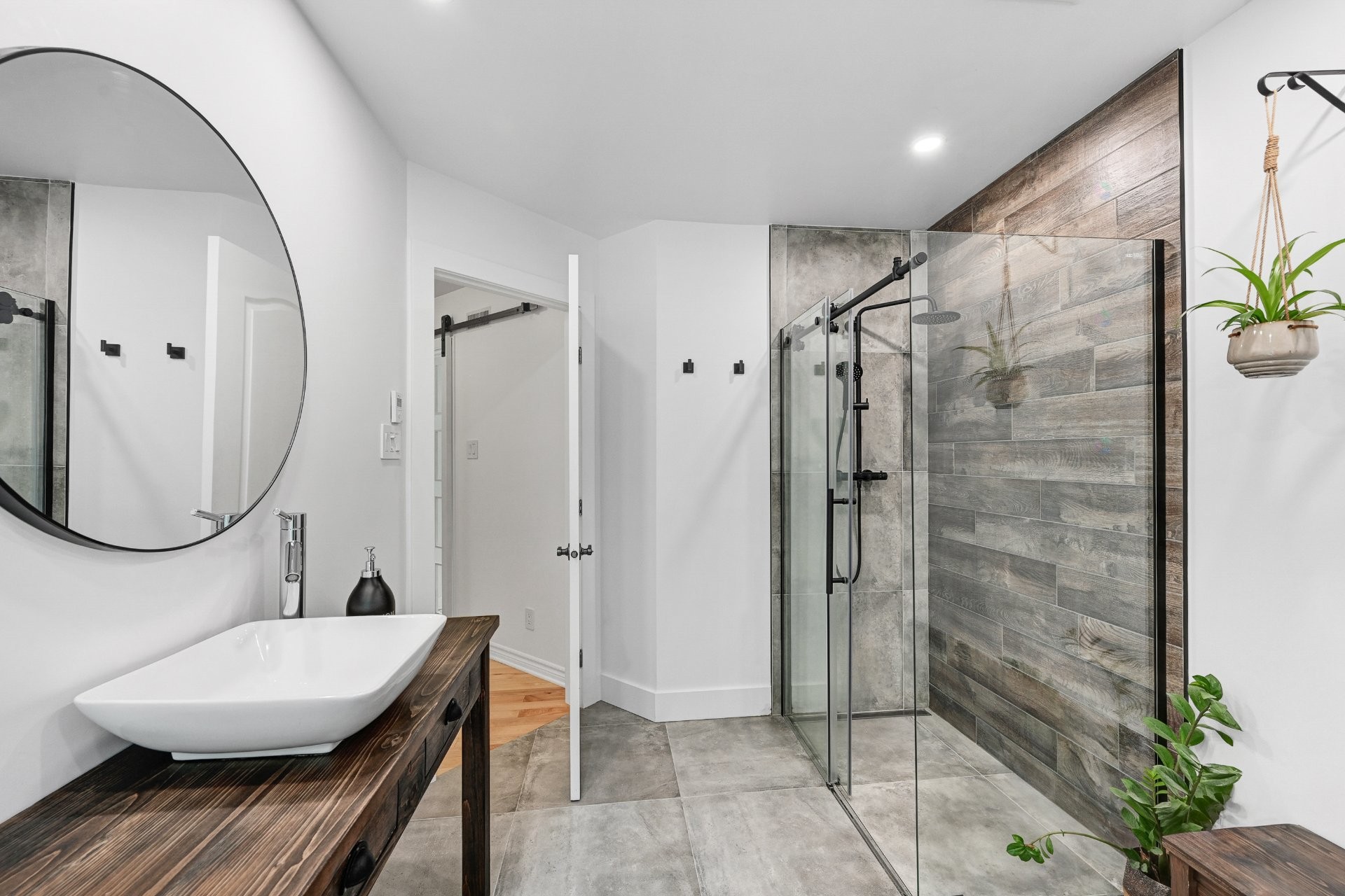 Salle de bains - 165 Rue Pierre, Sainte-Sabine, QC - Indoor Photo Showing Bathroom