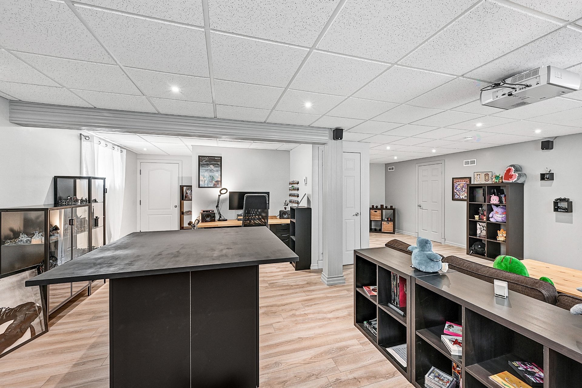 Salle familiale - 165 Rue Pierre, Sainte-Sabine, QC - Indoor Photo Showing Other Room