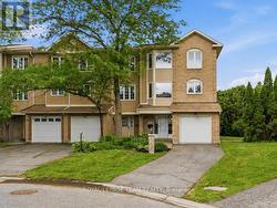 18 ARBORDALE CRESCENT Ottawa, ON K2G 5C6