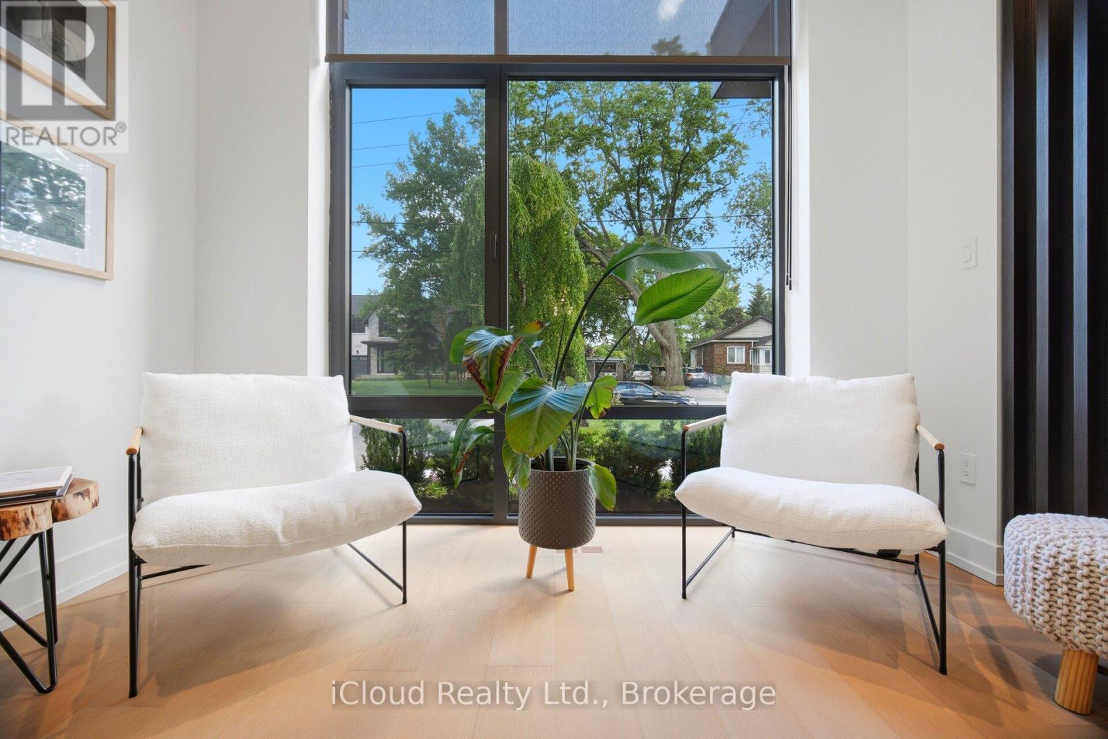 1590 Kenmuir Avenue, Mississauga, ON