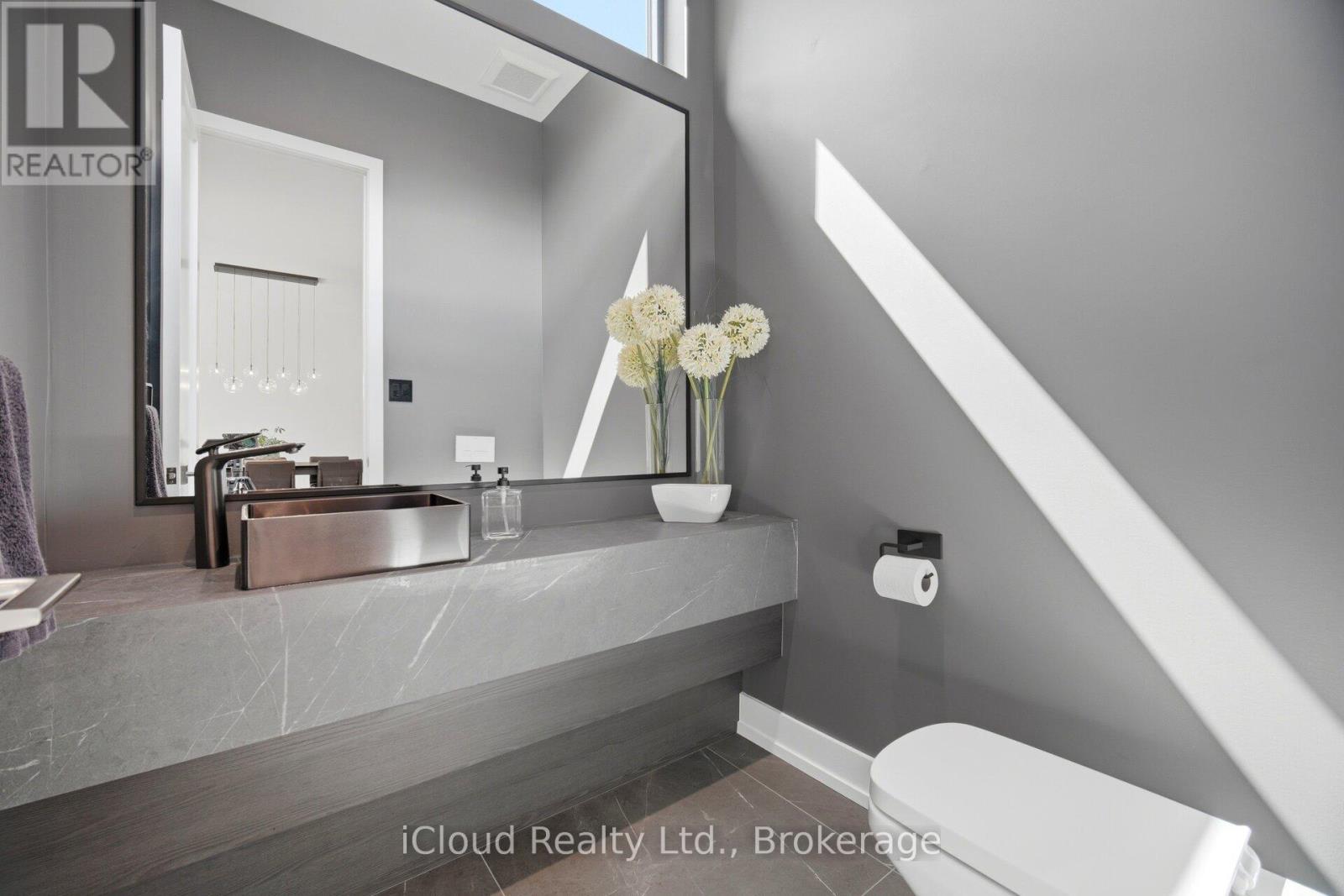 1590 Kenmuir Avenue, Mississauga, ON