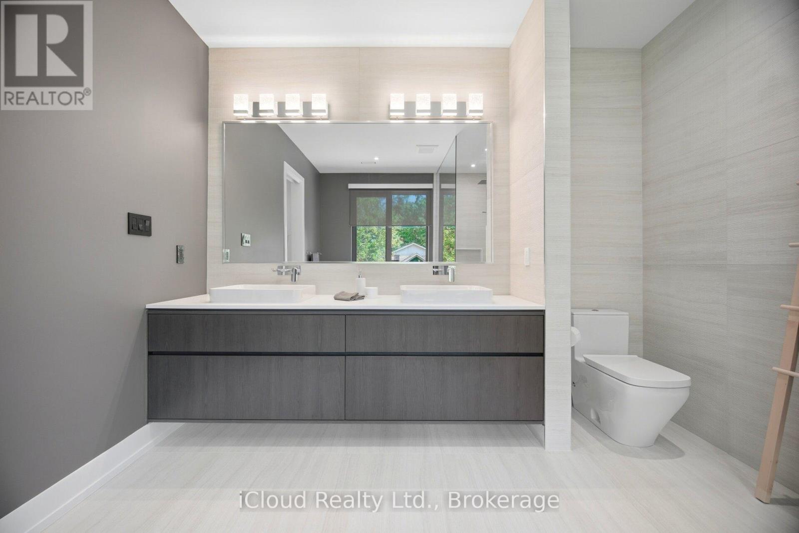 1590 Kenmuir Avenue, Mississauga, ON