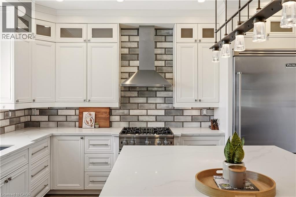 Kitchen - 336 Newbold Court, Burlington, ON