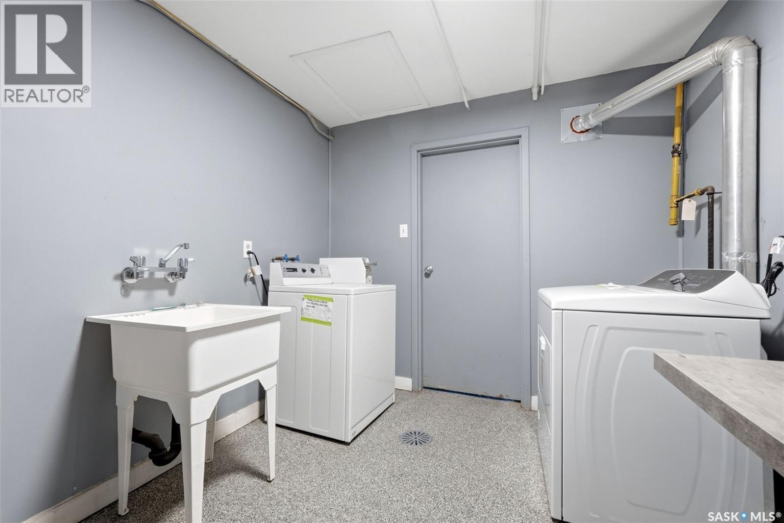 3 230 Broadway Avenue E, Regina, SK