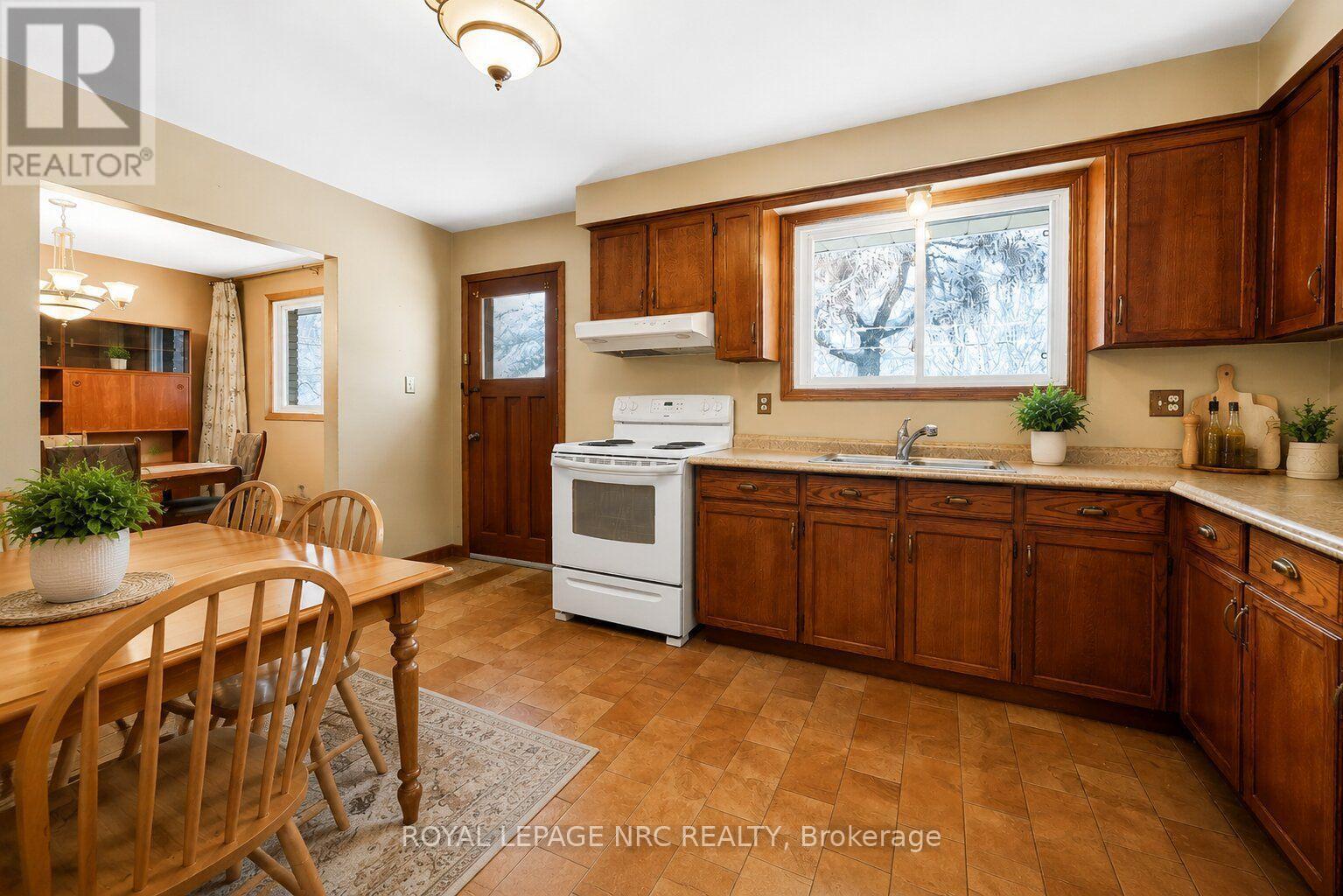 11 Pinard Street, Hamilton, ON - Indoor