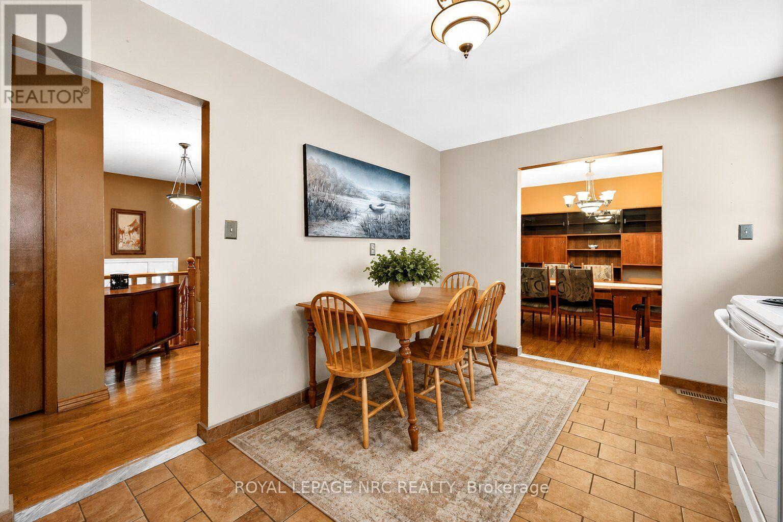 11 Pinard Street, Hamilton, ON - Indoor Photo Showing Dining Room