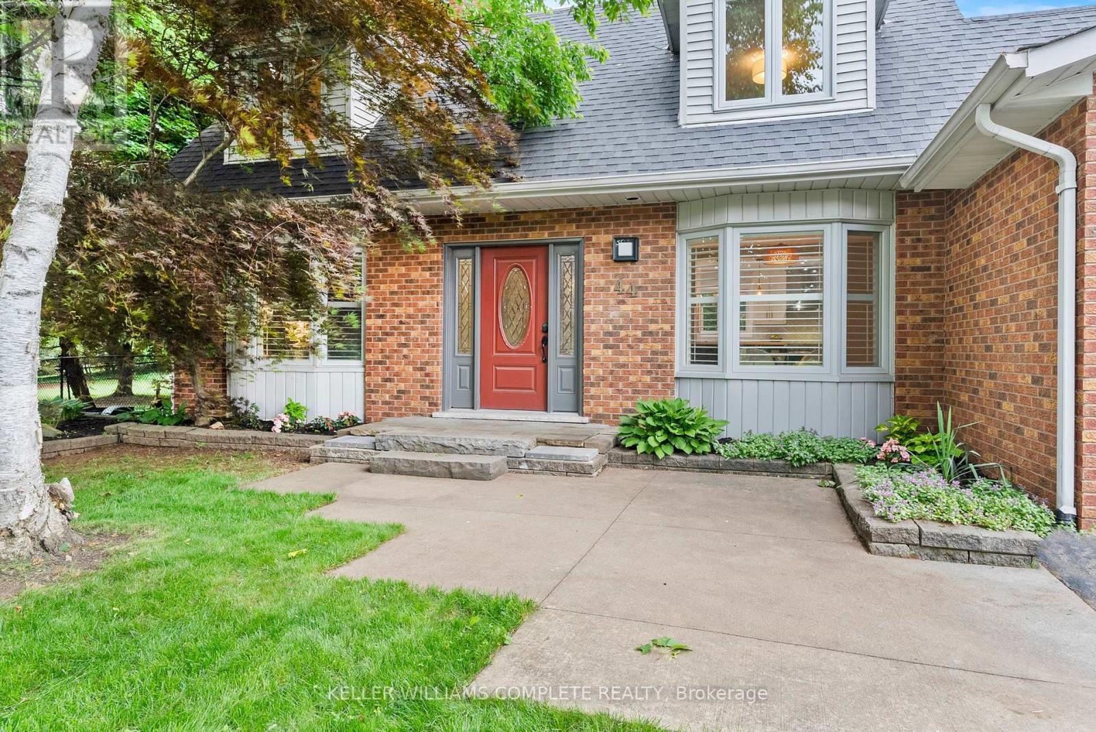 44 Fireside Drive, Hamilton, ON