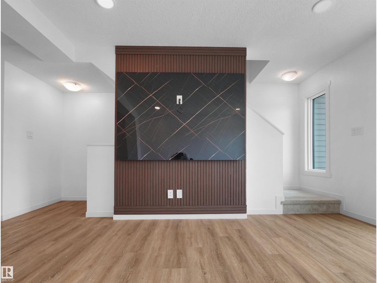 1230 Aster Bv Nw, Edmonton, AB