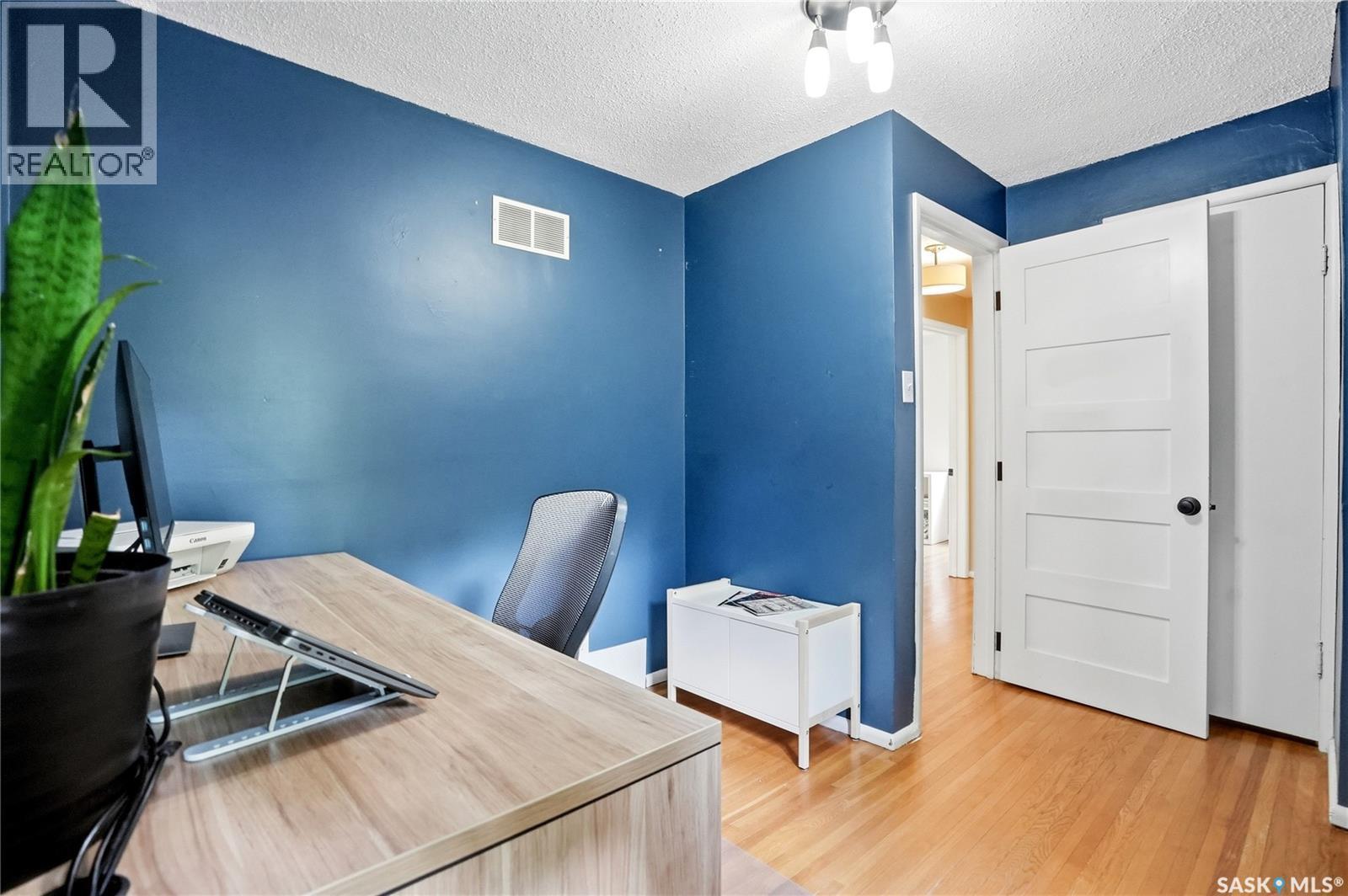 114 7Th Street E, Saskatoon, SK