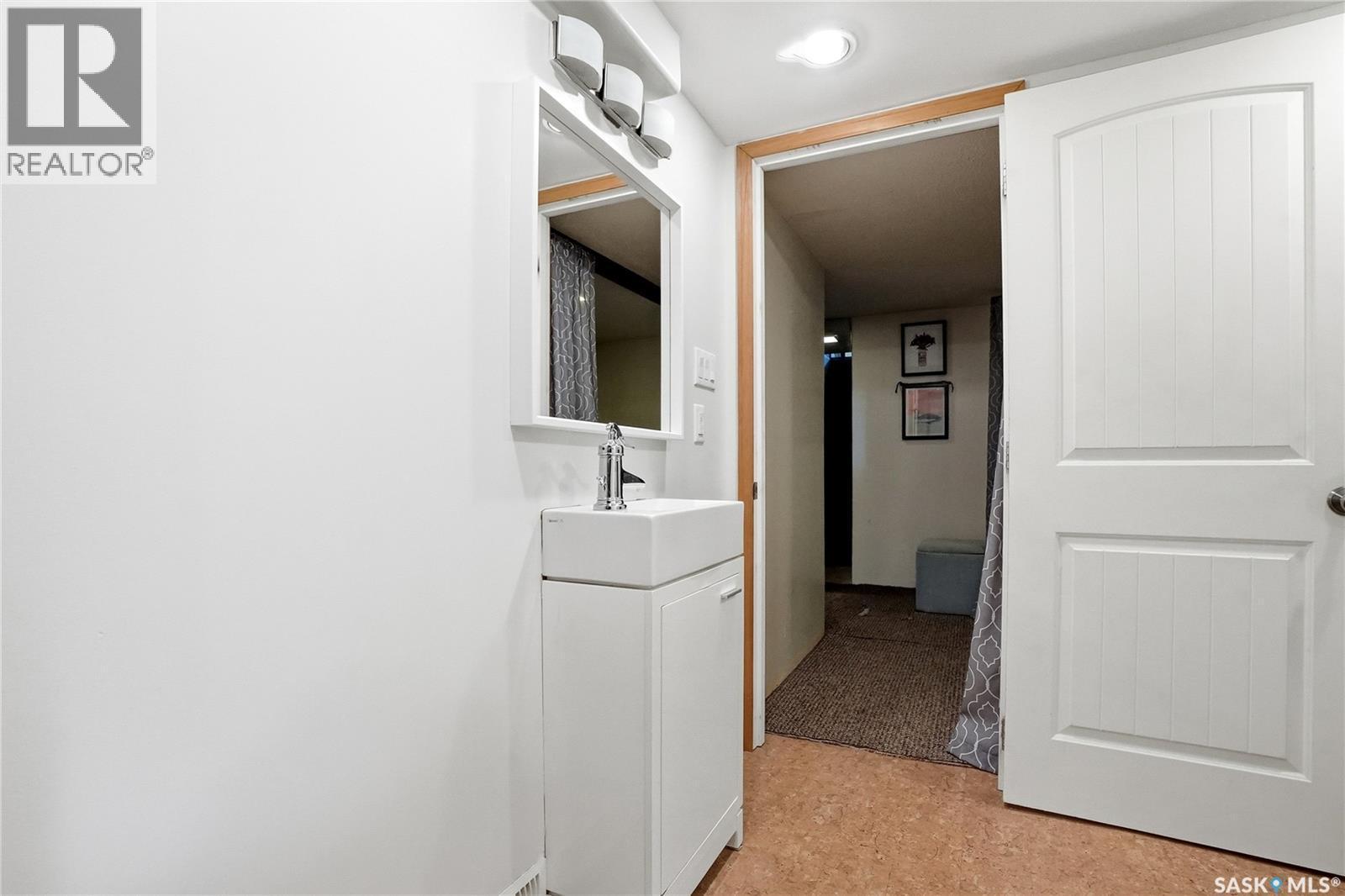 114 7Th Street E, Saskatoon, SK
