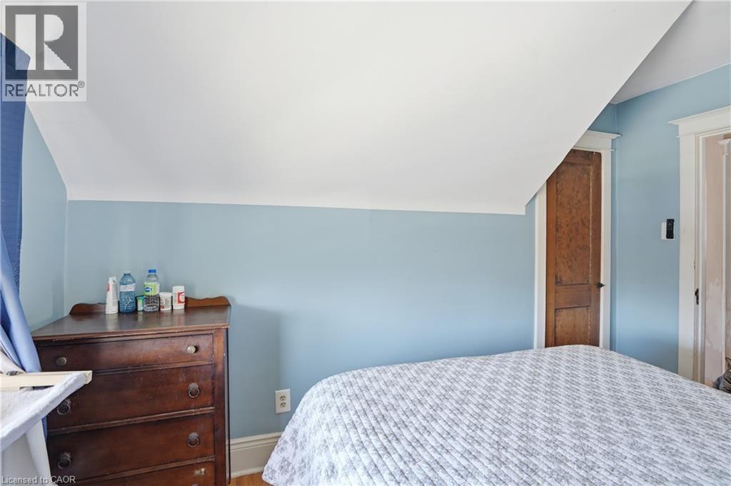 21 Weir Street N, Hamilton, ON