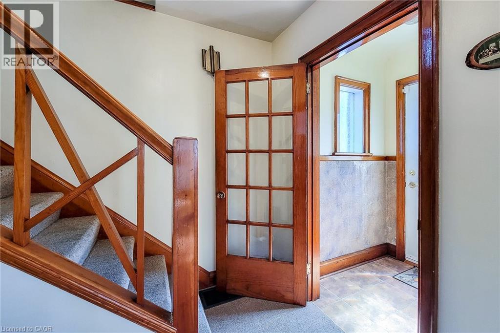 12 East 27Th Street, Hamilton, ON