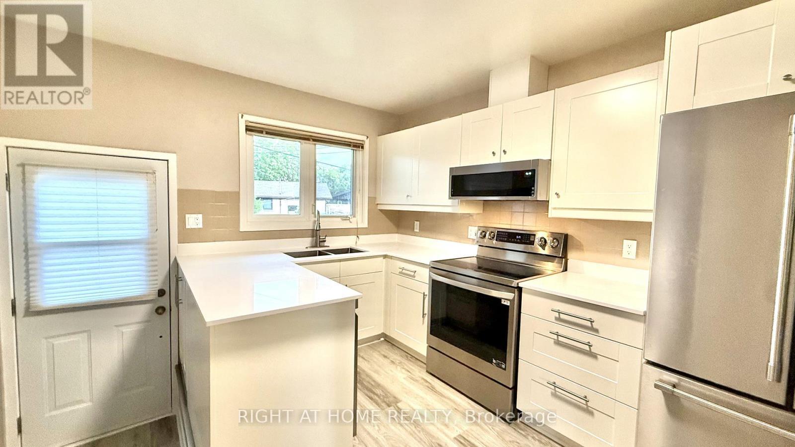 989 Goren Avenue, Ottawa, ON
