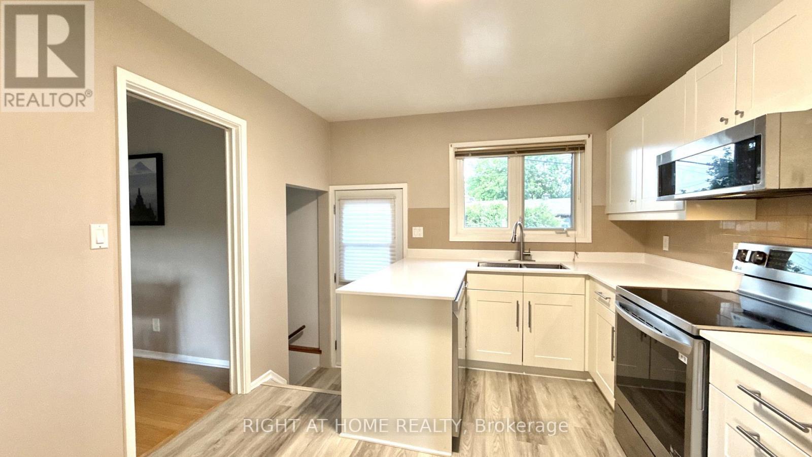 989 Goren Avenue, Ottawa, ON