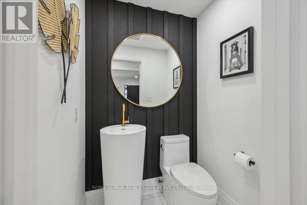 169 Oakes Drive, Mississauga, ON