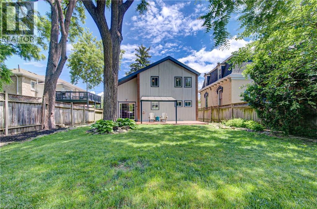 Back house - 154 Grand Avenue S, Cambridge, ON