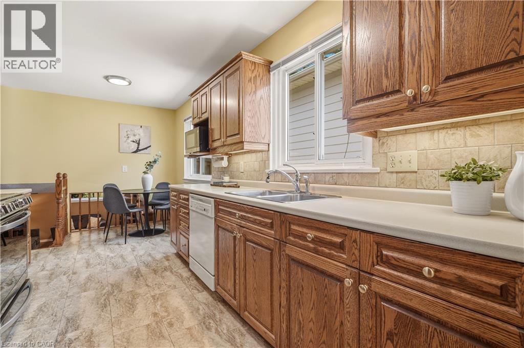Kitchen - 4277 Longmoor Drive, Burlington, ON