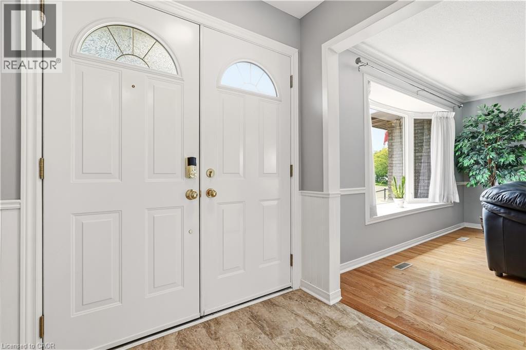 Entrance foyer - 4277 Longmoor Drive, Burlington, ON