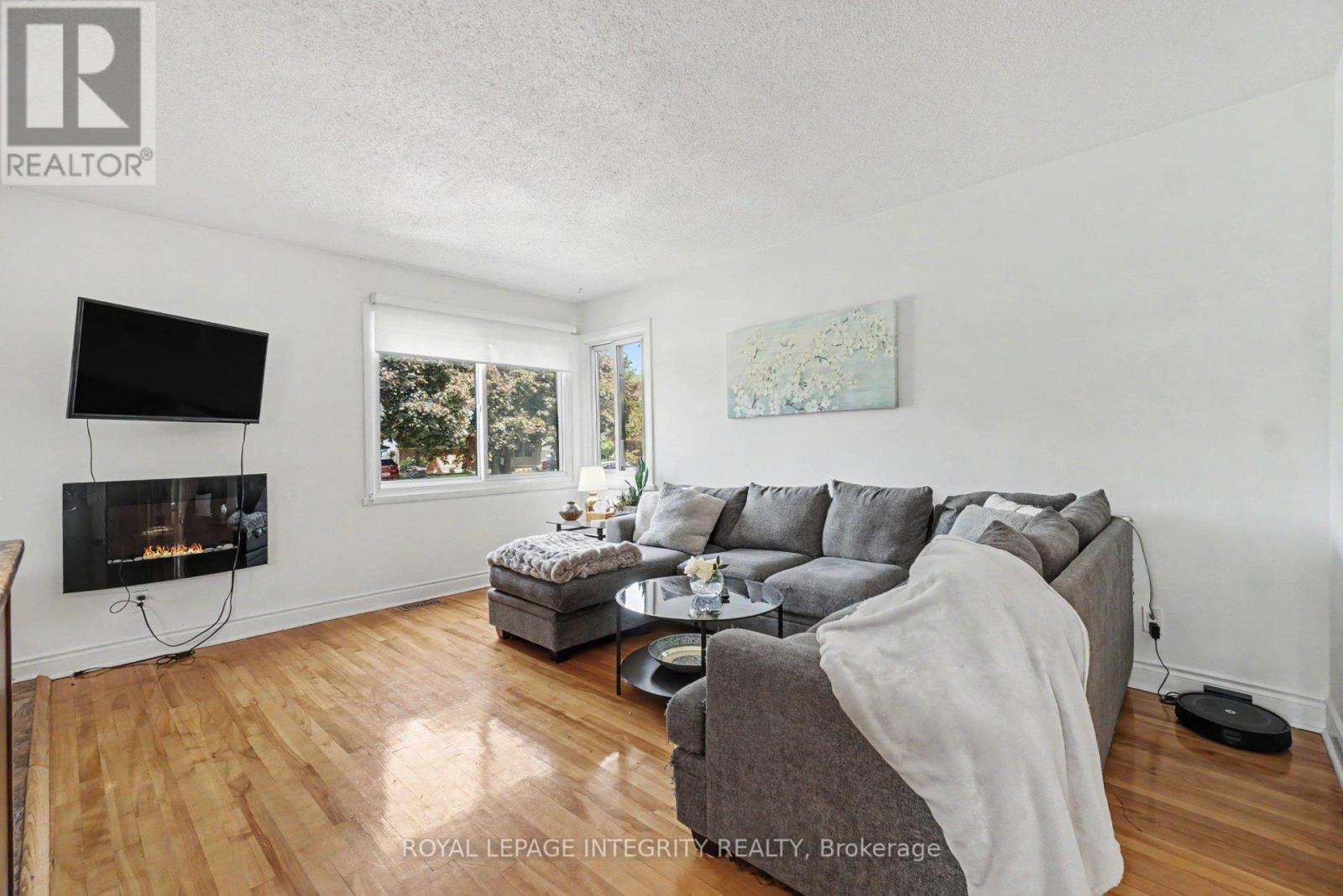 2450 Magnus Avenue, Ottawa, ON
