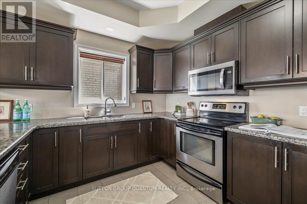 92 Garinger Crescent, Hamilton, ON