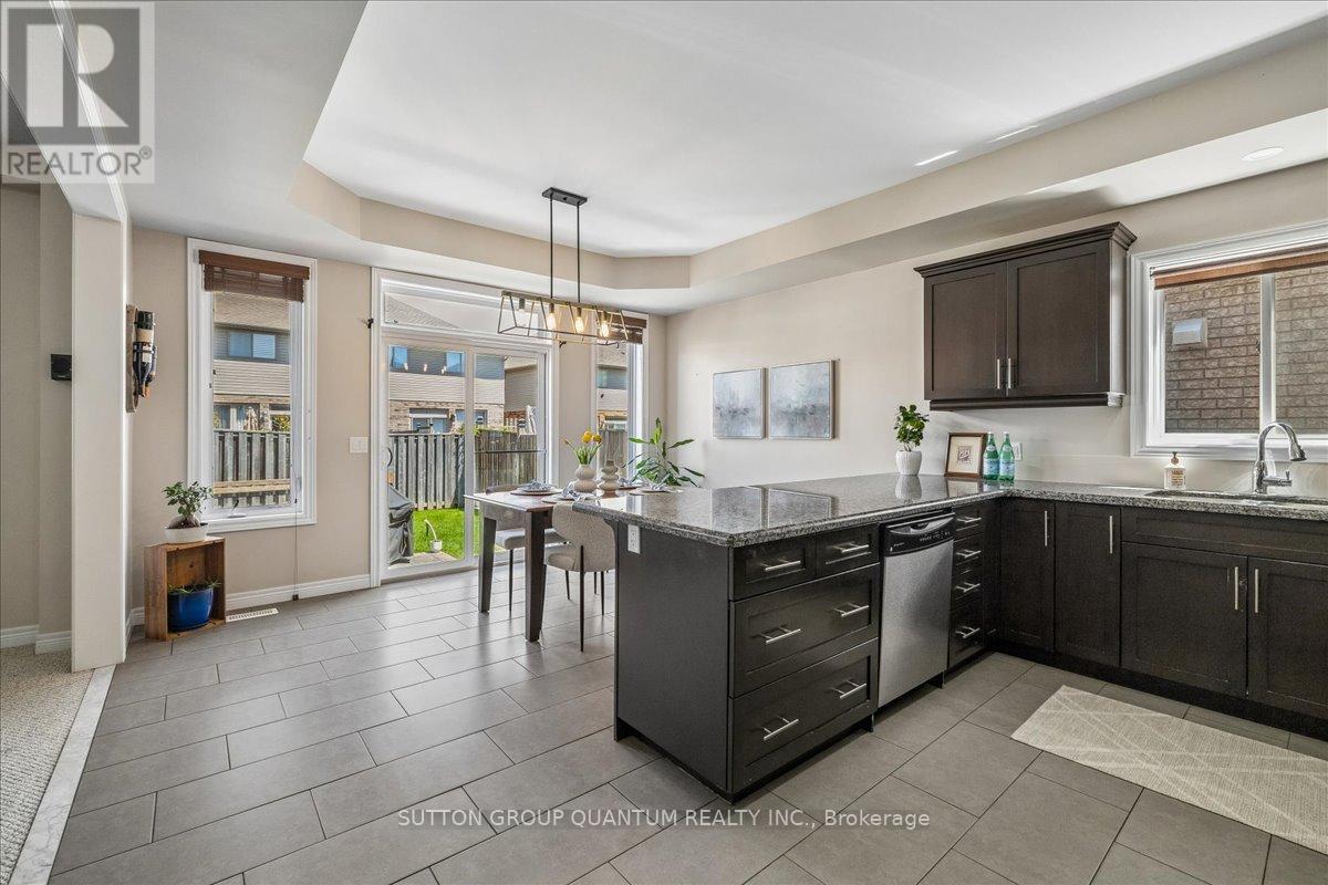 92 Garinger Crescent, Hamilton, ON