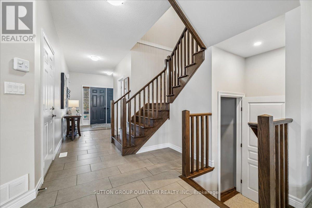 92 Garinger Crescent, Hamilton, ON