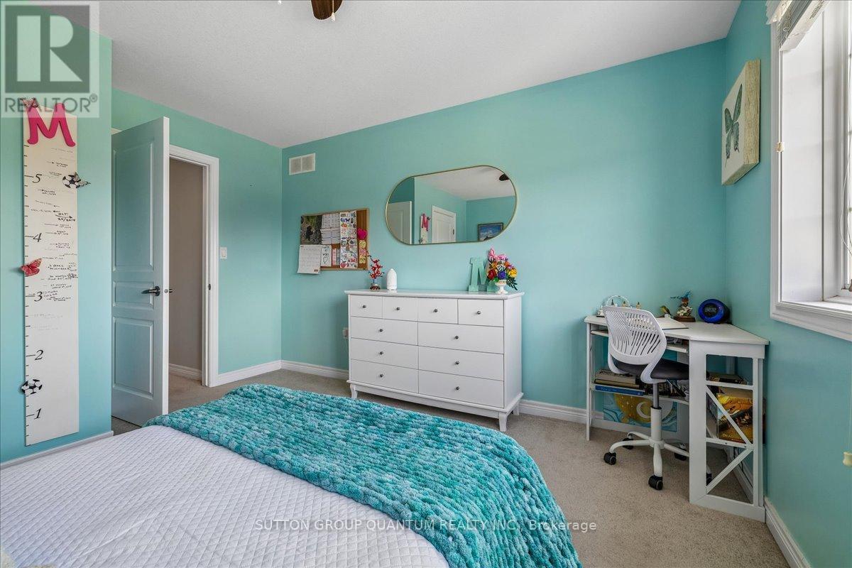92 Garinger Crescent, Hamilton, ON