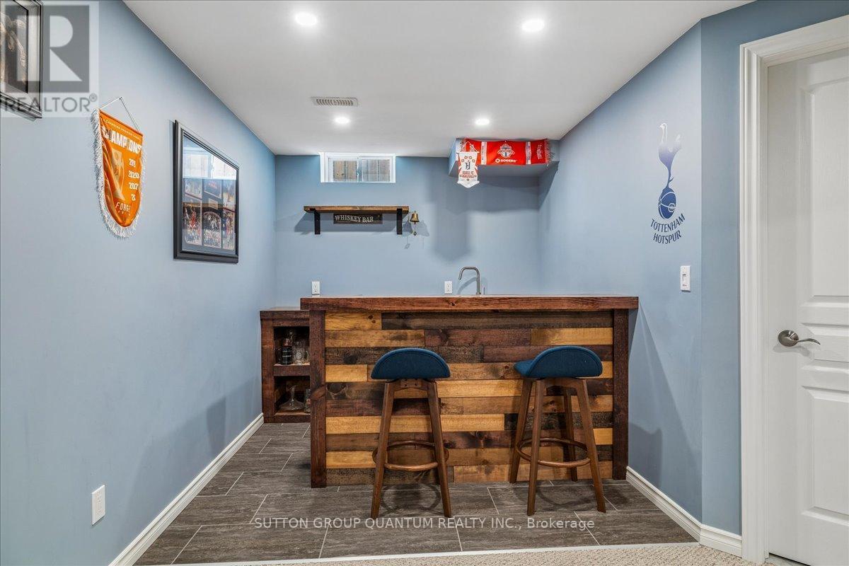92 Garinger Crescent, Hamilton, ON