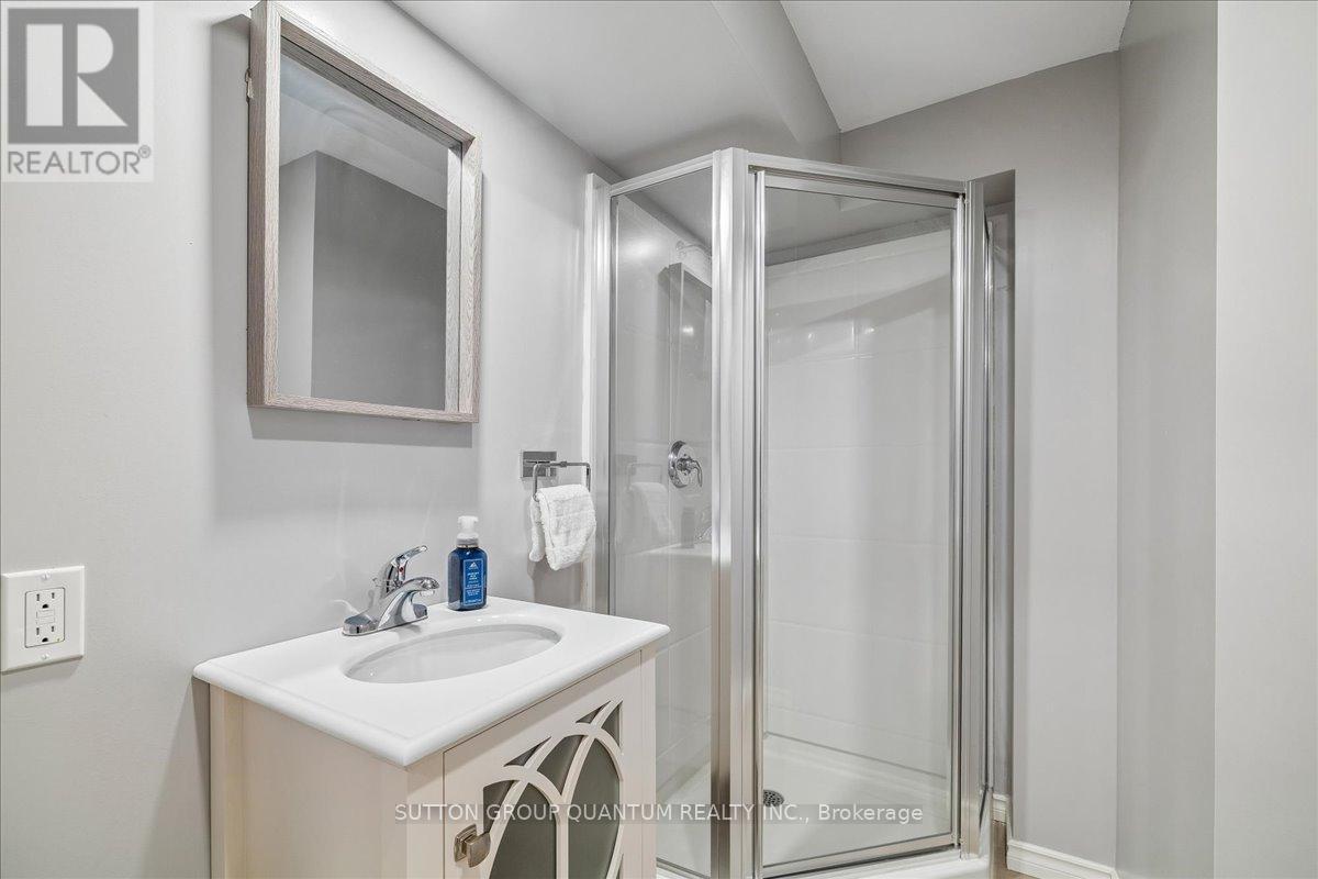 92 Garinger Crescent, Hamilton, ON