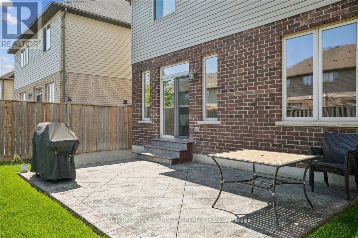 92 Garinger Crescent, Hamilton, ON
