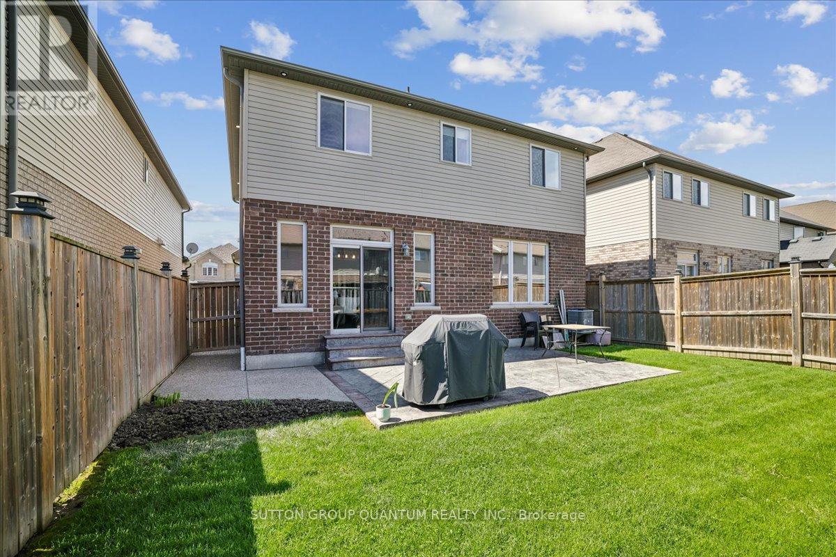 92 Garinger Crescent, Hamilton, ON