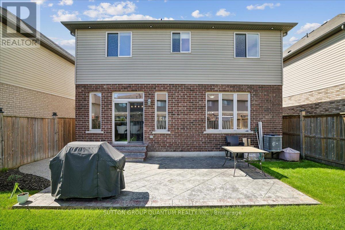 92 Garinger Crescent, Hamilton, ON