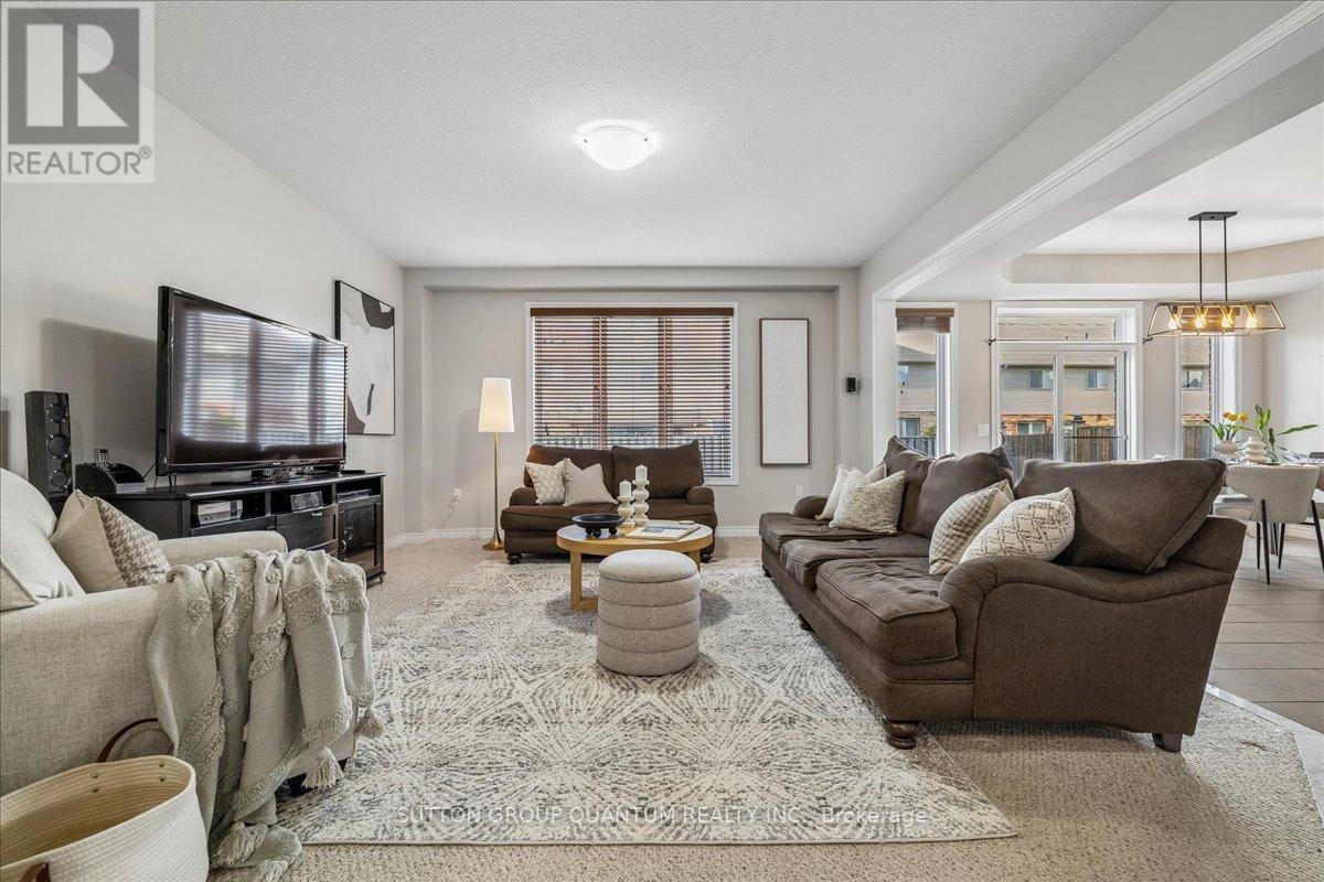 92 Garinger Crescent, Hamilton, ON