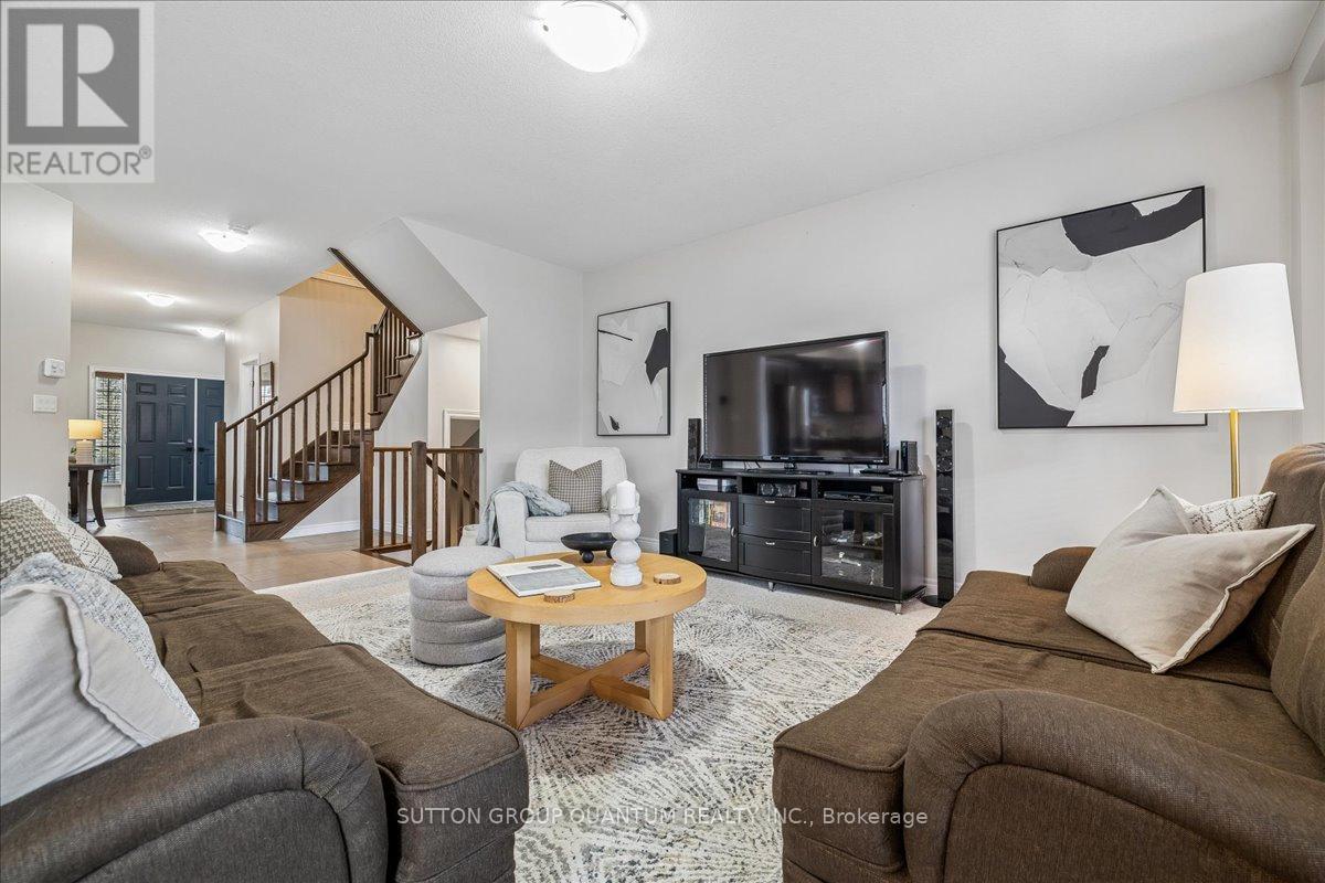92 Garinger Crescent, Hamilton, ON