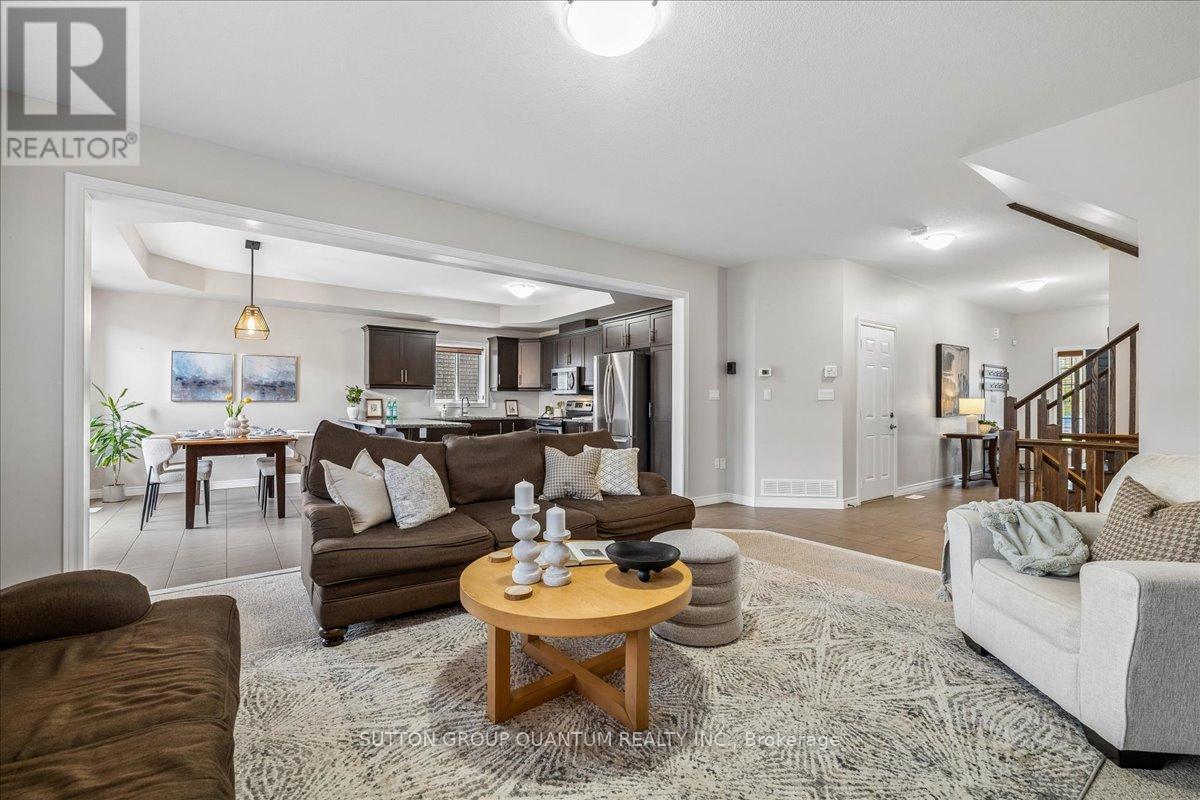92 Garinger Crescent, Hamilton, ON