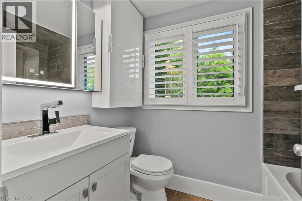 Bathroom - 44 Fireside Drive, Hamilton, ON