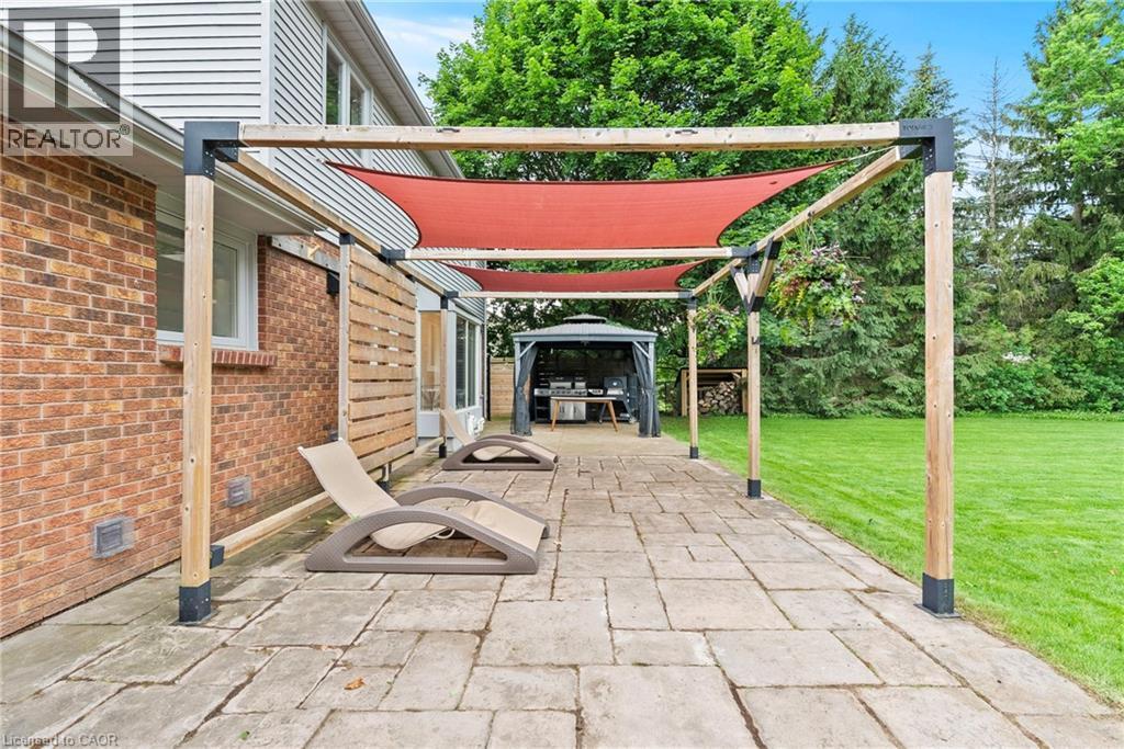 Patio - 44 Fireside Drive, Hamilton, ON