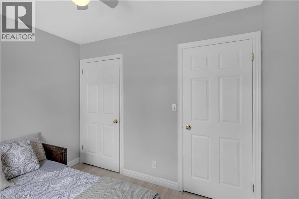 5 Walpole Drive, Haldimand, ON - Indoor Photo Showing Bedroom